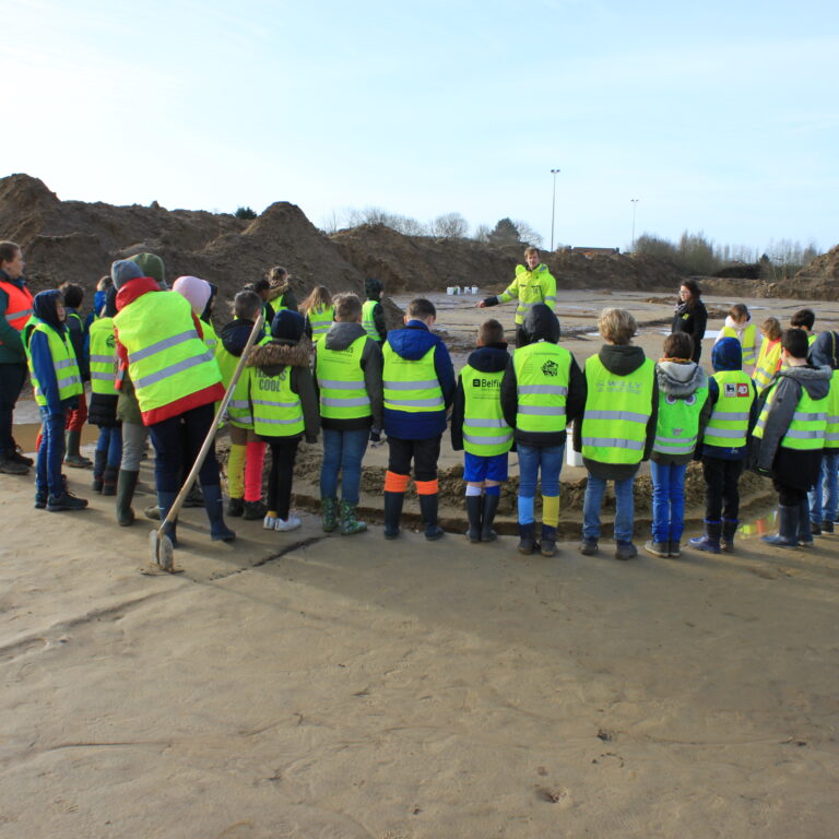 Educatieve rondleiding voor opgraving sportpark Bellekouter – ism gemeente Wichelen